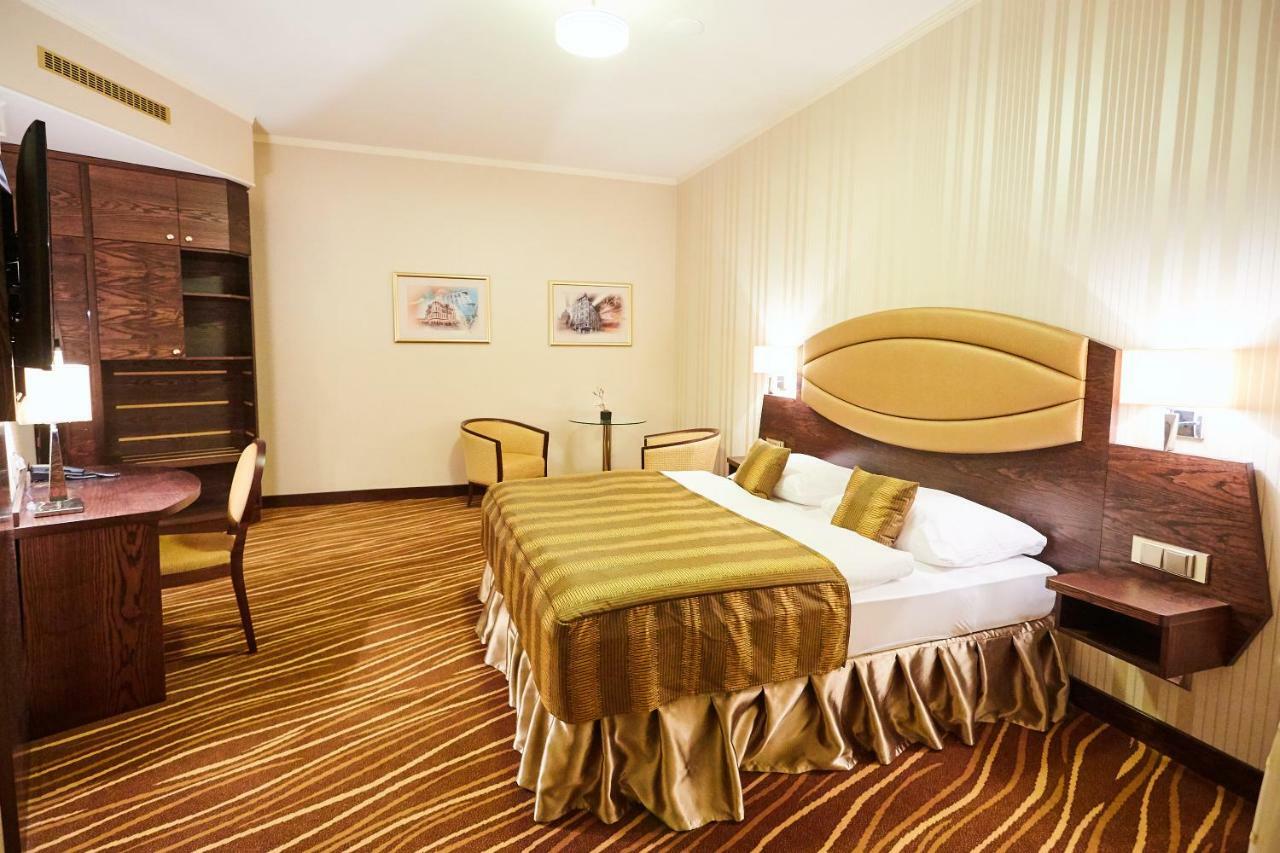 Casino&Hotel Admiral Alzbetin Železná Ruda エクステリア 写真