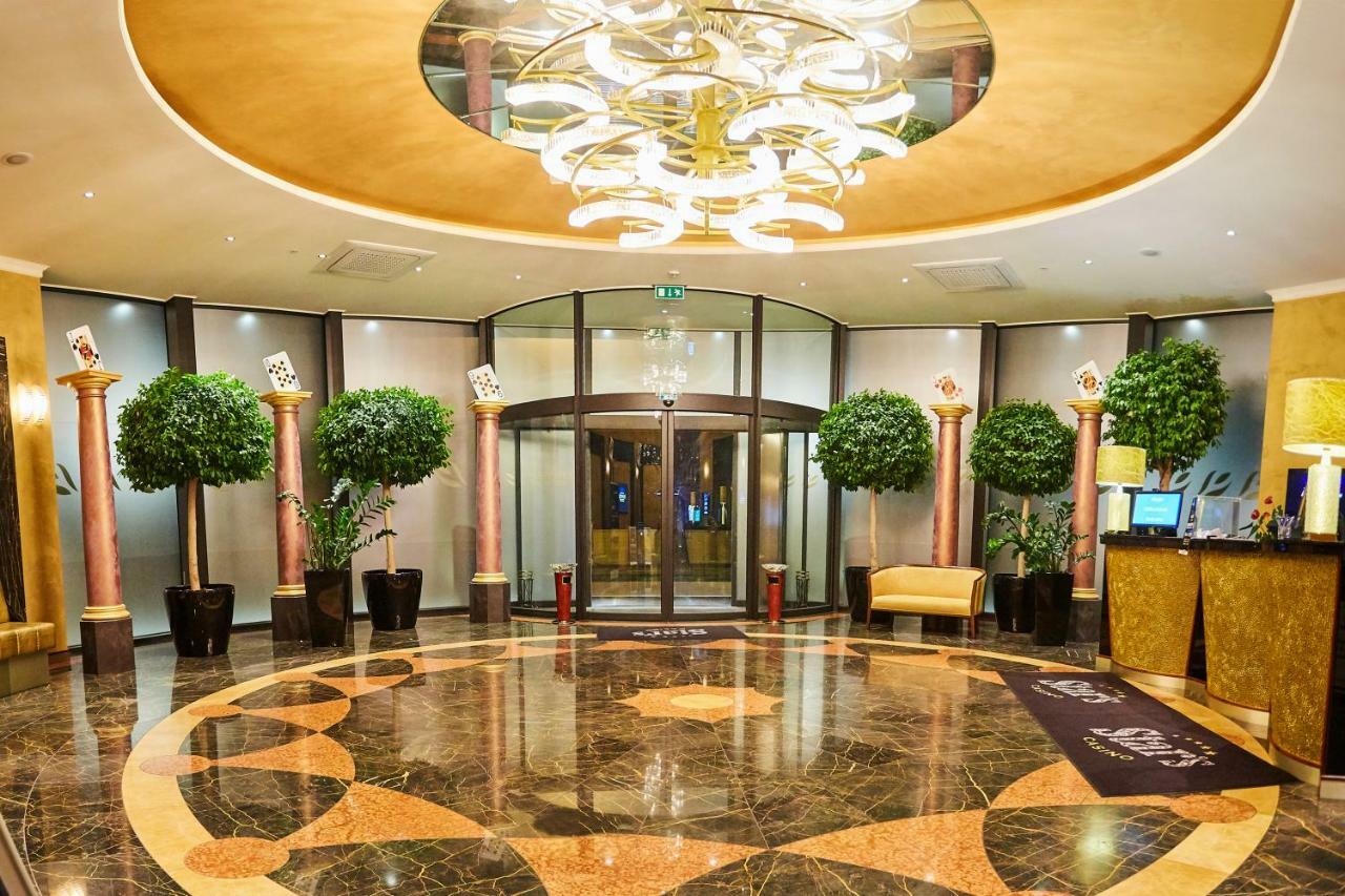 Casino&Hotel Admiral Alzbetin Železná Ruda エクステリア 写真
